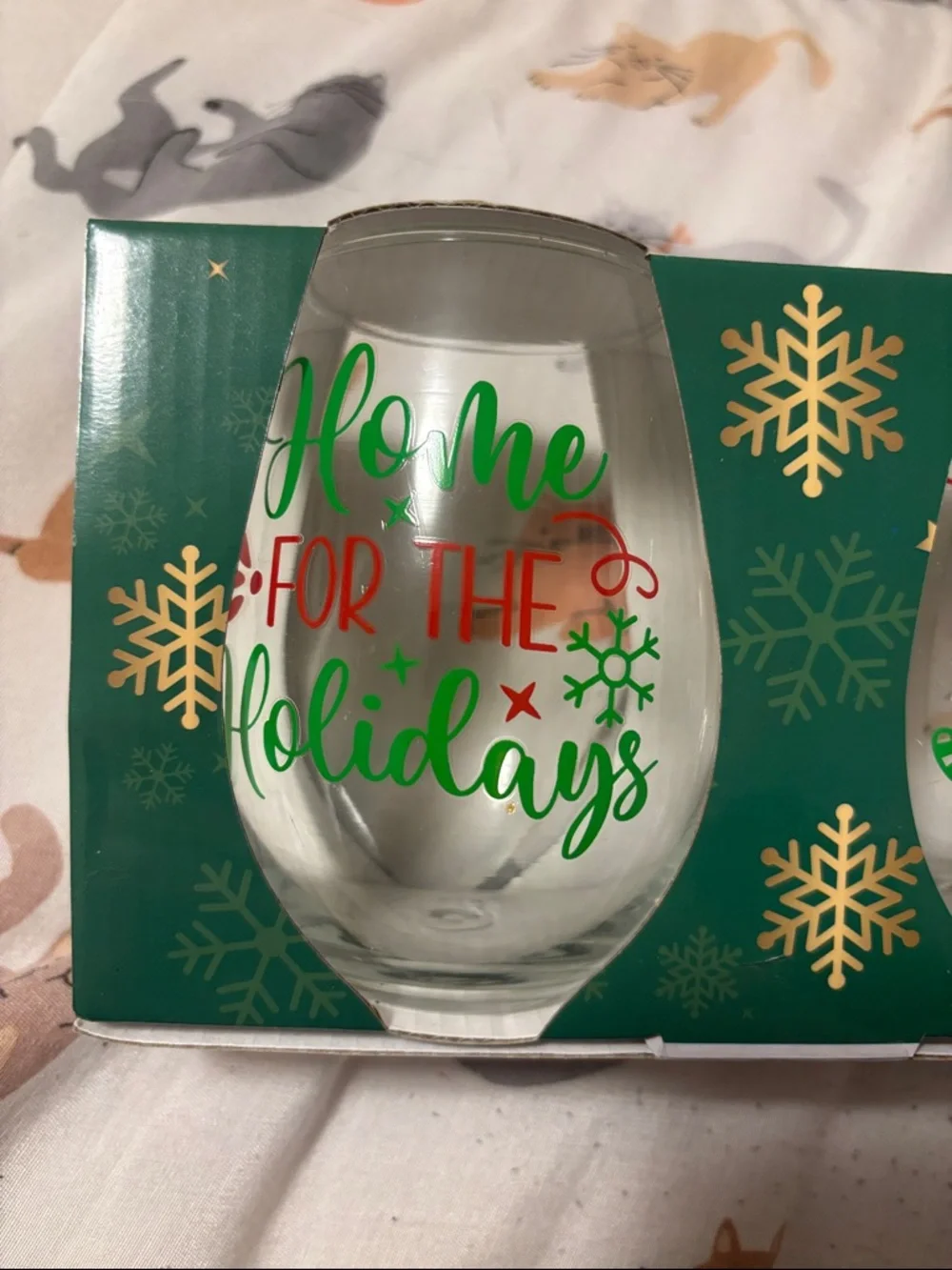 brand new 4 piece holiday wine glasses